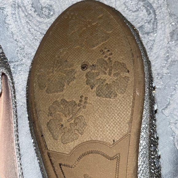 NWT silver crystal flats forever memory foam ❤️💕 - Picture 4 of 4